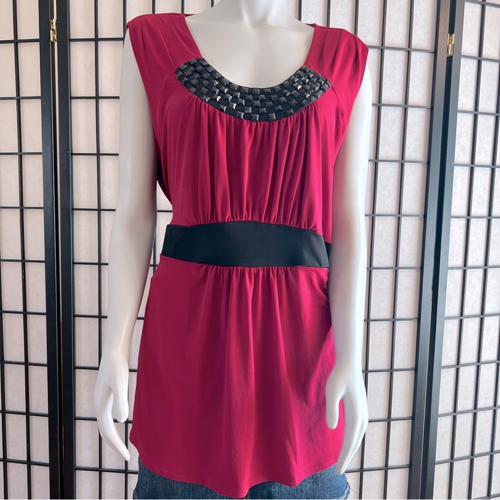 J.T.B. Woman Sleeveless Jeweled Collar Cranberry Tunic Top